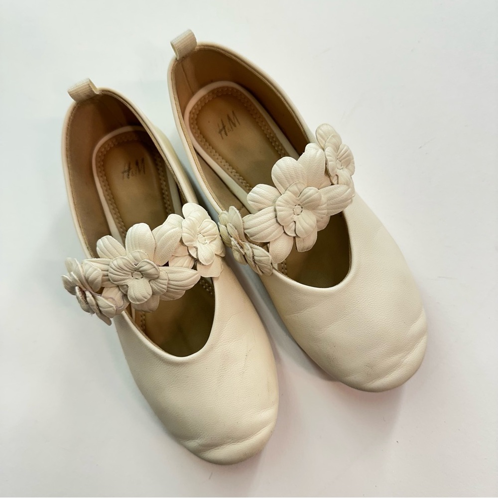 H&M White Floral Ballet Flats